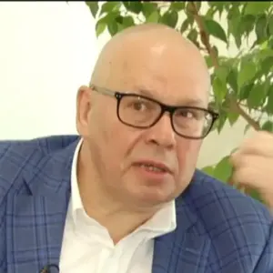 Alexander Hart - Author Photo